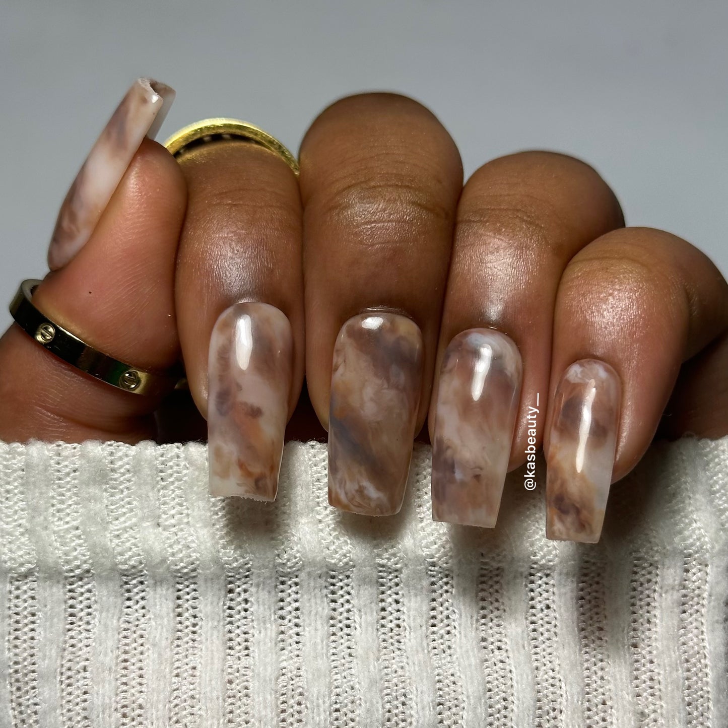 Crema Press On Nails
