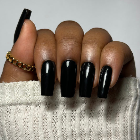 Blacked Out Press On Nail Set